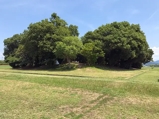 鴨公神社（大極殿跡）
